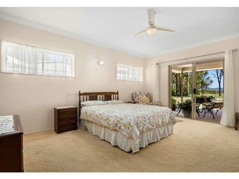 212 Woodhill Road, Leslie Dam QLD 4370
