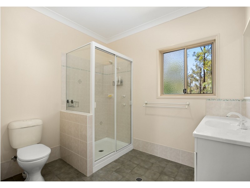 212 Woodhill Road, Leslie Dam QLD 4370