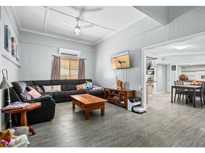 12 Drayton Street, Allora QLD 4362