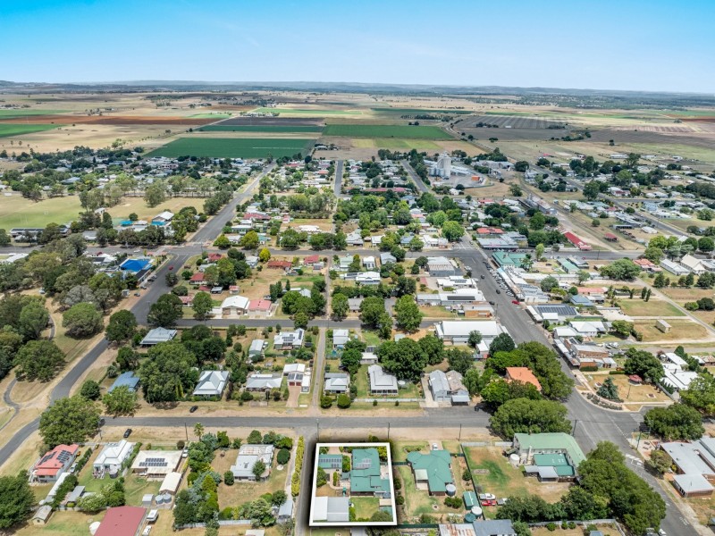 12 Drayton Street, Allora QLD 4362