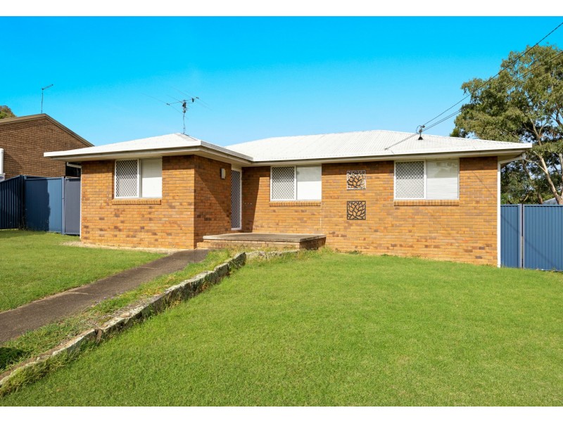 8 Furness Crescent, Warwick QLD 4370