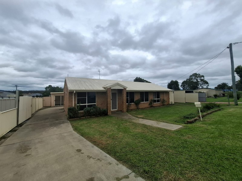 37 Moncrieffe Street, Warwick QLD 4370