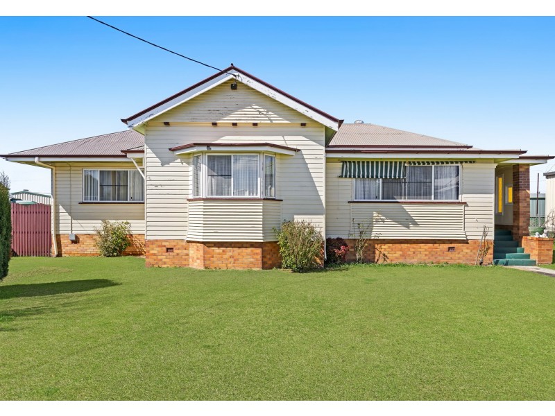 36 Lyons Street, Warwick QLD 4370