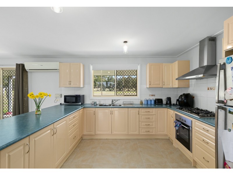 31 Duff Road, Bony Mountain QLD 4370