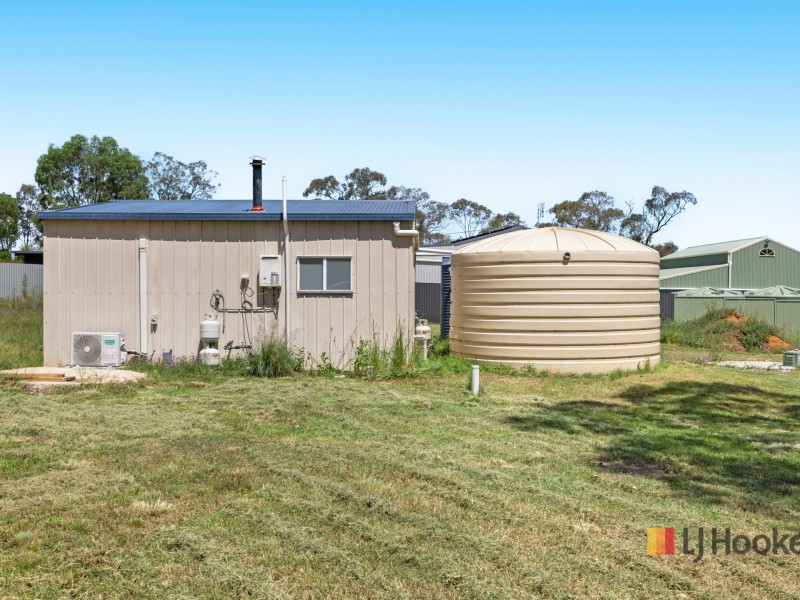 2 Wallahra Lane, Hendon QLD 4362