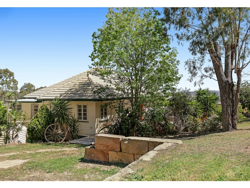 33 Everest Road, Rosenthal Heights QLD 4370