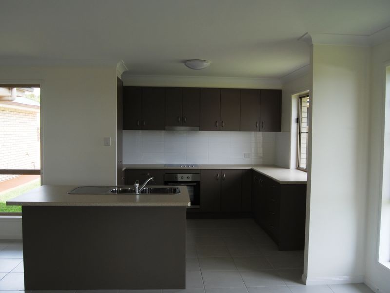 8b Lookout Place, Warwick QLD 4370