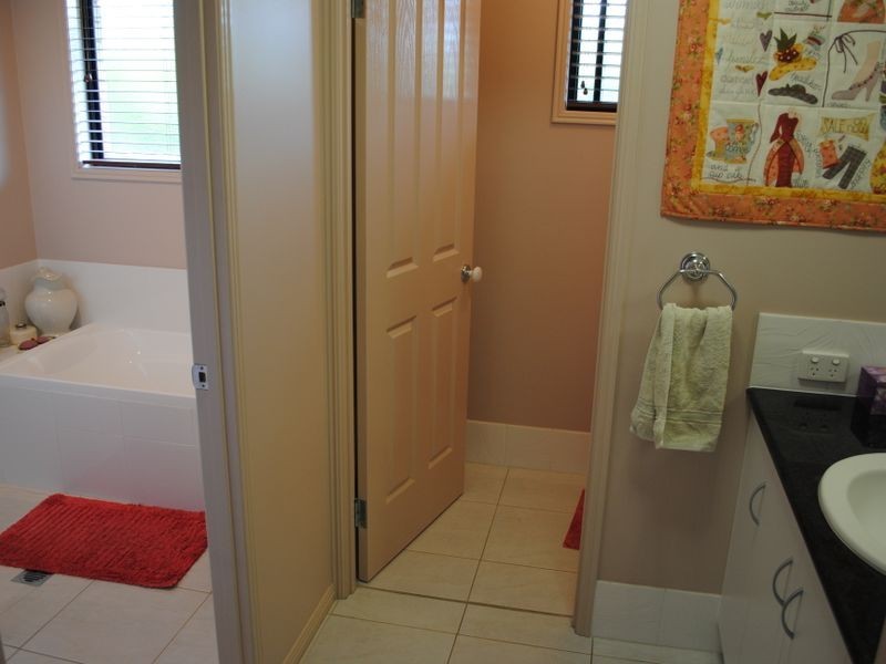 7a North Street, Rosenthal Heights QLD 4370