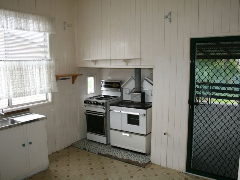 13 McEvoy St, Warwick QLD 4370