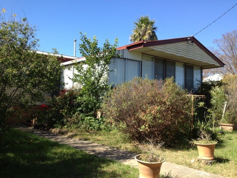 96 McEvoy St, Warwick QLD 4370