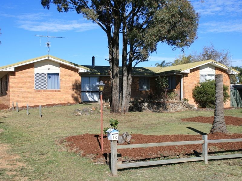 10 Robyn Street, Warwick QLD 4370