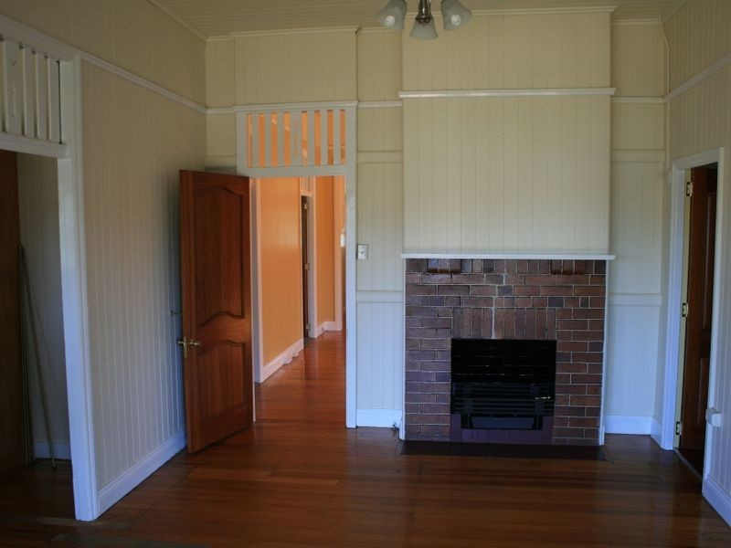33 Locke Street, Warwick QLD 4370