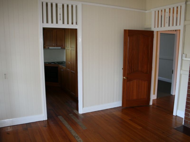 33 Locke Street, Warwick QLD 4370