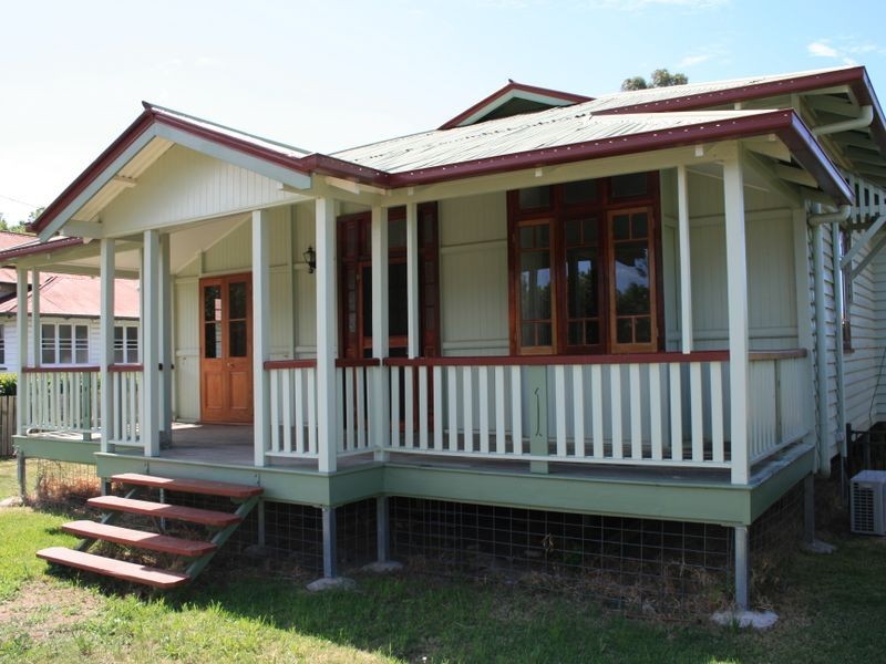 33 Locke Street, Warwick QLD 4370