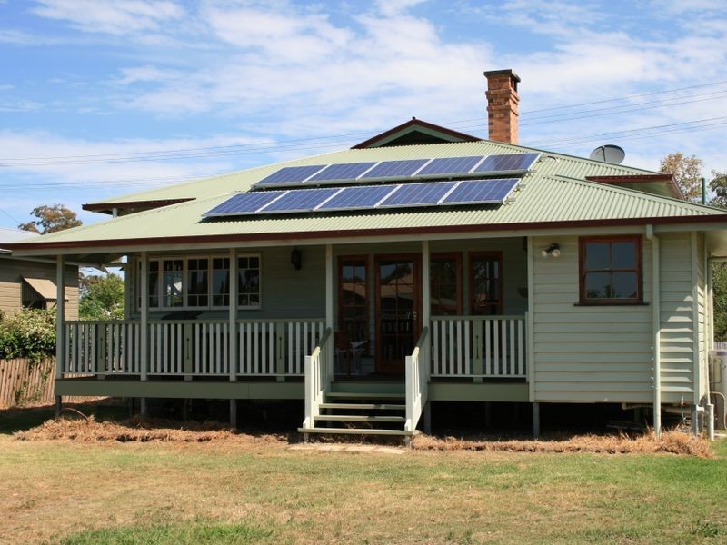 33 Locke Street, Warwick QLD 4370