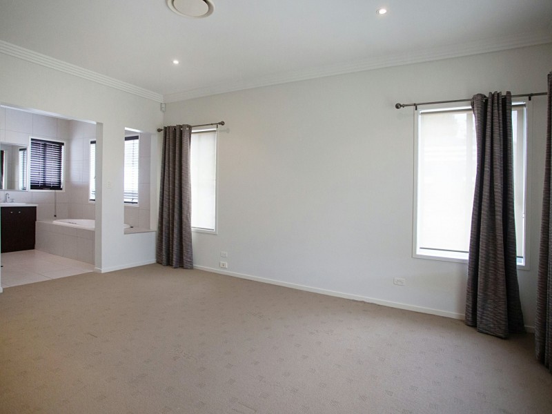 2 Rodeo Drive, Warwick QLD 4370