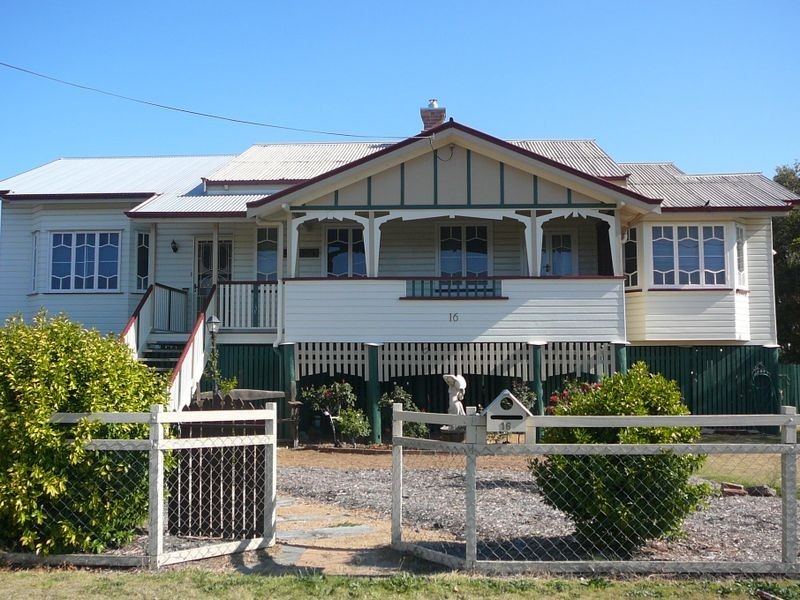 16 Albert Street, Warwick QLD 4370