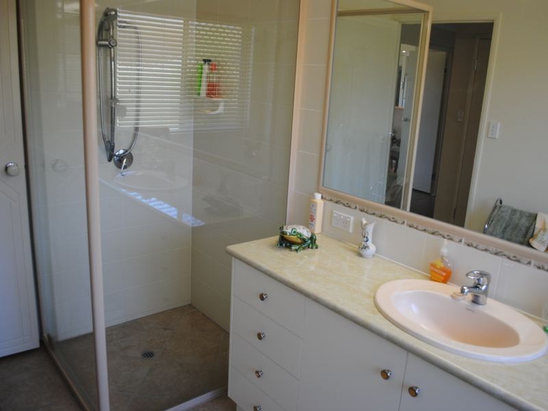 25 Doncaster Drive, Warwick QLD 4370