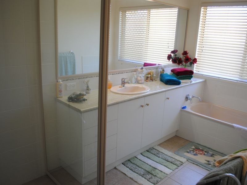 25 Doncaster Drive, Warwick QLD 4370