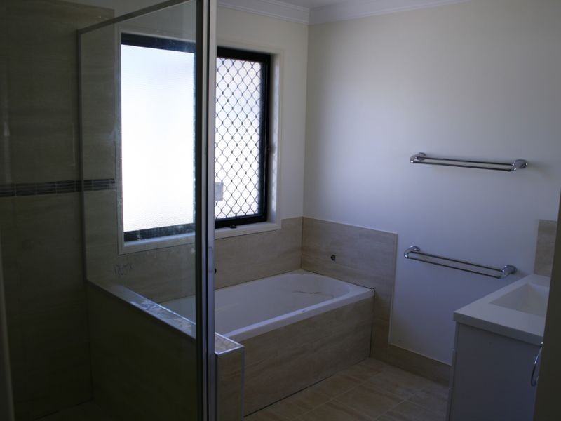 2a Glennie Street,, Warwick QLD 4370