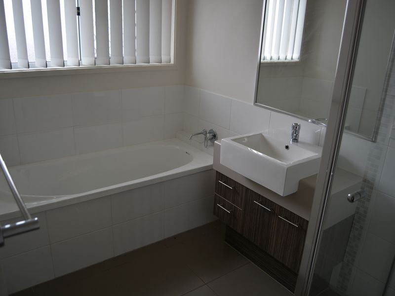 12 Capital Drive, Rosenthal Heights QLD 4370