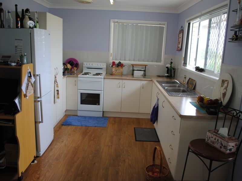 2/121 Locke Street, Warwick QLD 4370