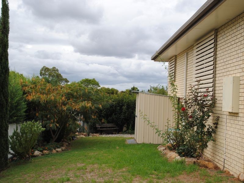 2/121 Locke Street, Warwick QLD 4370