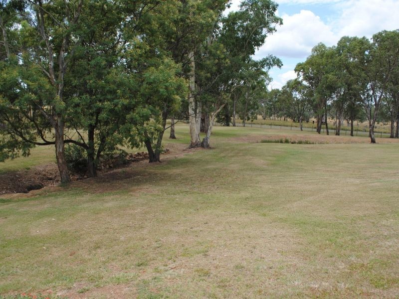2738 Leyburn Cunningham Road, Pratten QLD 4370