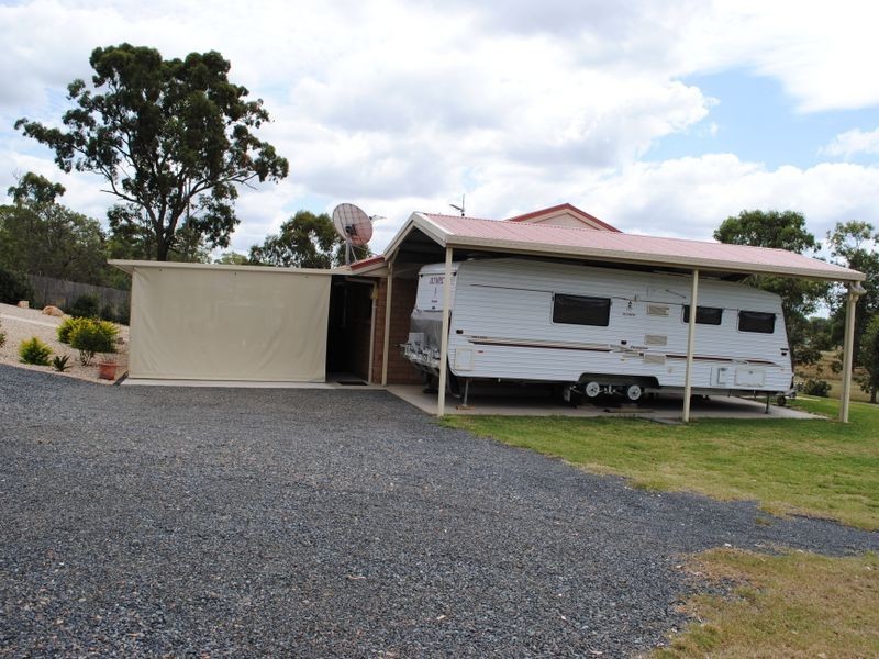 2738 Leyburn Cunningham Road, Pratten QLD 4370