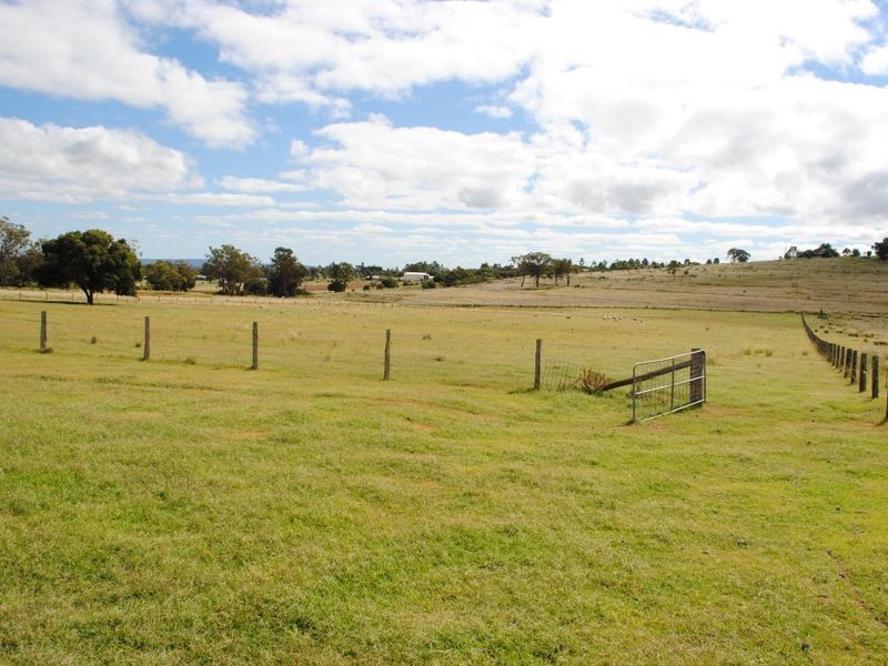 498 Lyndhurst Lane, Warwick QLD 4370