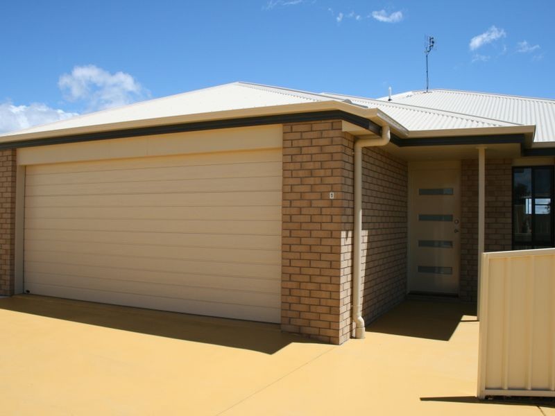 Unit 1 20 Lookout Place, Warwick QLD 4370