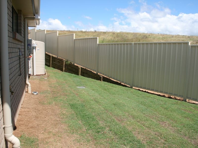 Unit 1 20 Lookout Place, Warwick QLD 4370