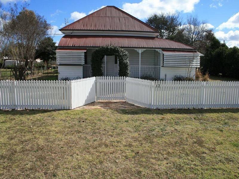 12 William Street, Allora QLD 4362