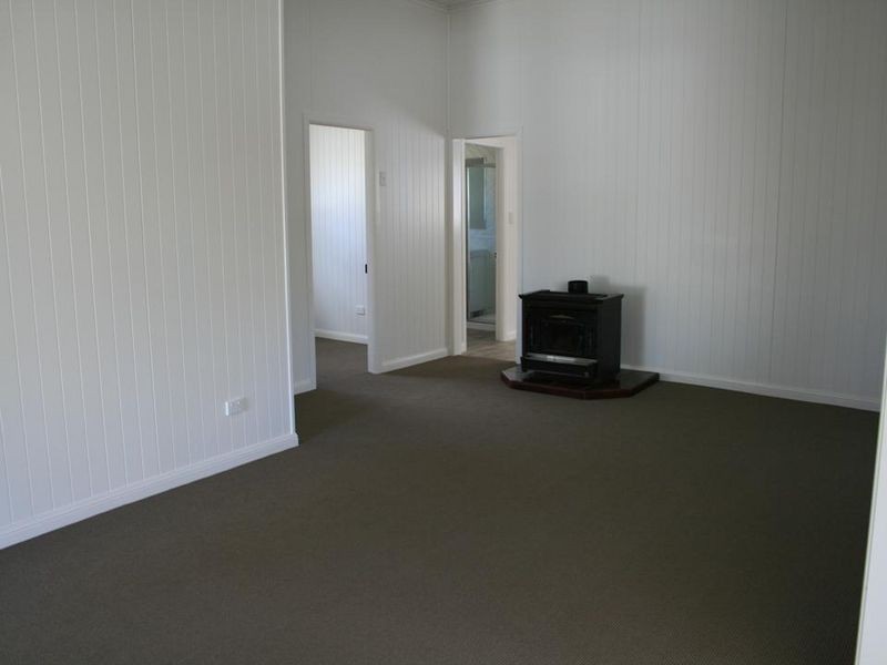 12 William Street, Allora QLD 4362