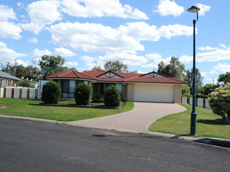 30 Doncaster Drive, Warwick QLD 4370