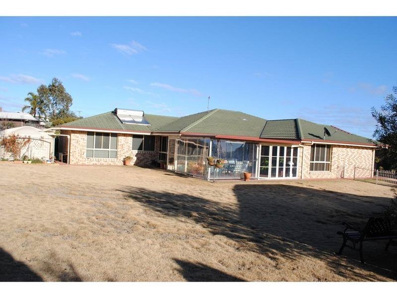 8 Nicklaus Place, Warwick QLD 4370