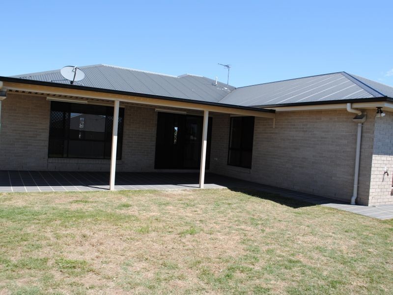11 Shipley Street, Warwick QLD 4370