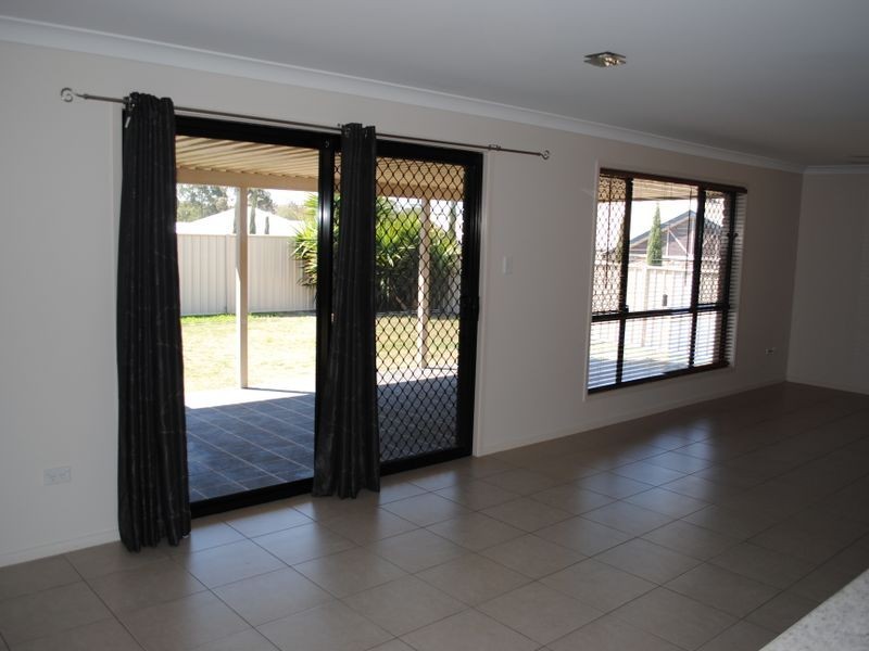 11 Shipley Street, Warwick QLD 4370