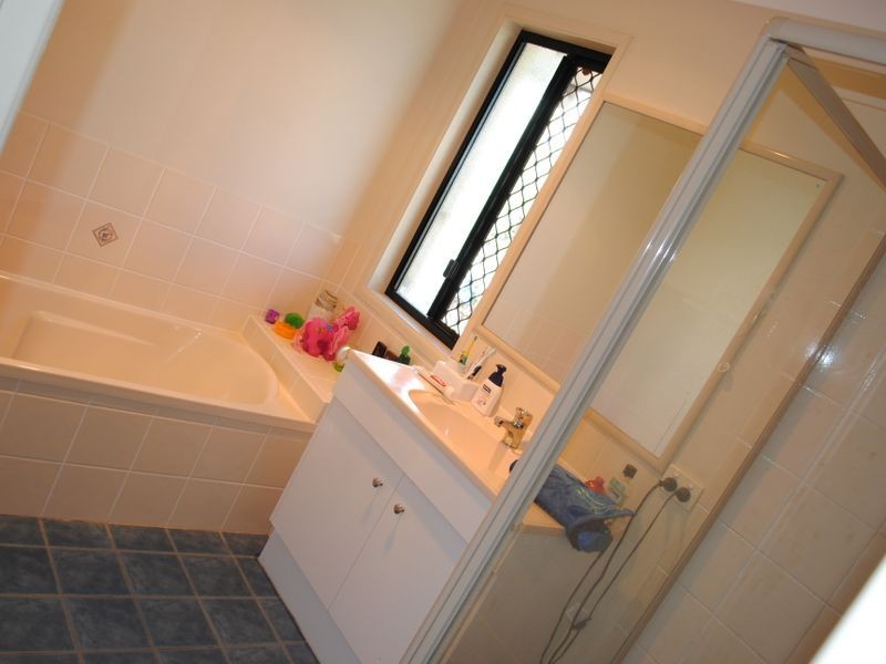 8 Hughes Place, Warwick QLD 4370