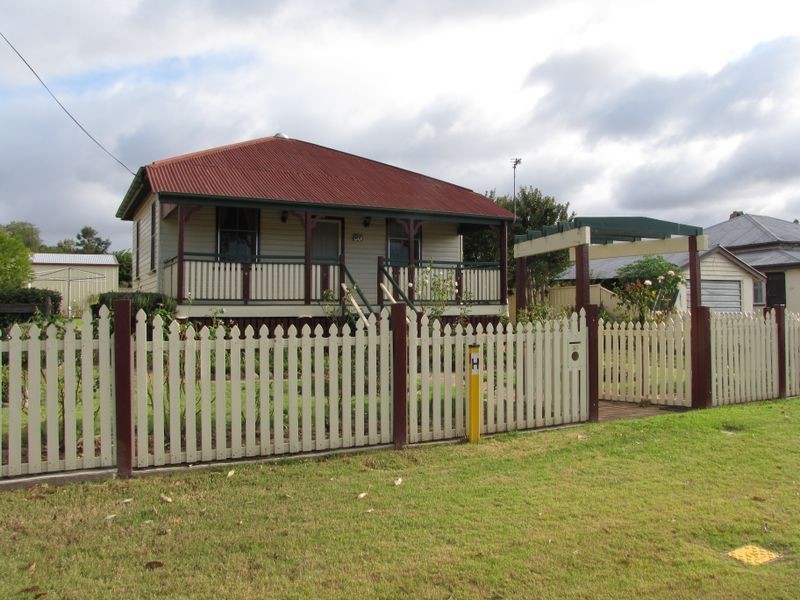 30 Fitzroy Street, Warwick QLD 4370