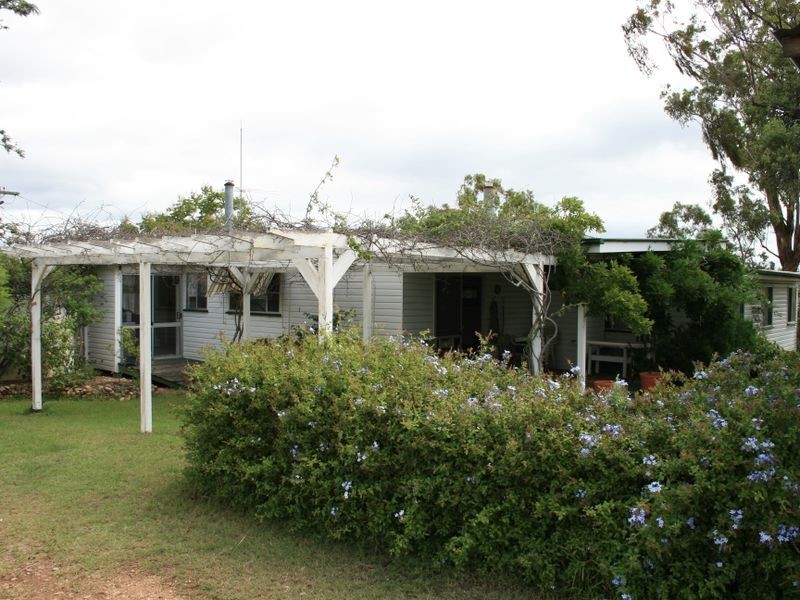 5789 Callemondah Texas Road, Stanthorpe QLD 4380