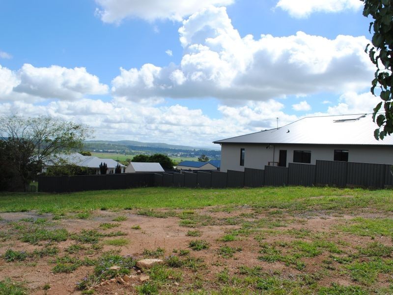 16 Lookout Place, Rosenthal Heights QLD 4370