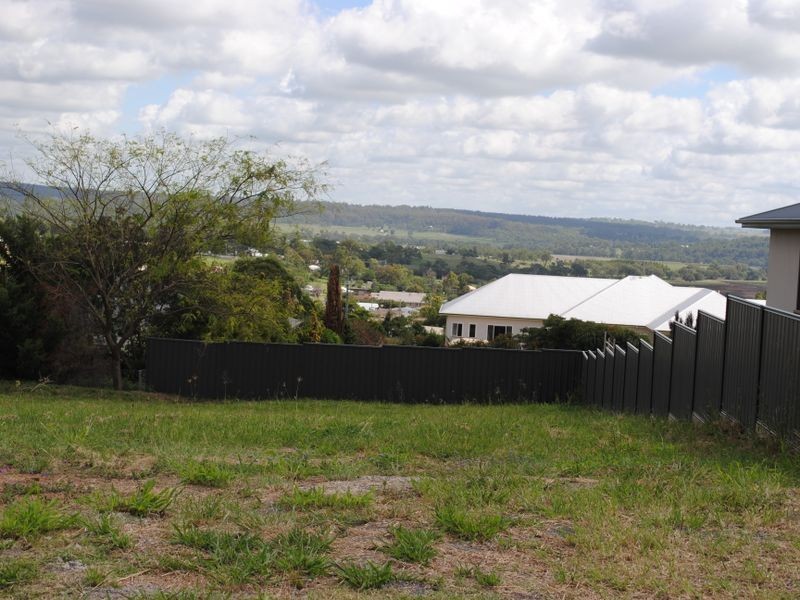 16 Lookout Place, Rosenthal Heights QLD 4370