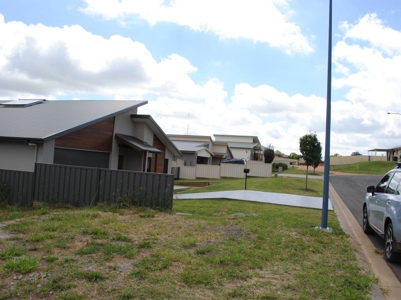 16 Lookout Place, Rosenthal Heights QLD 4370