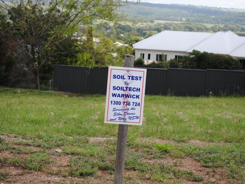 16 Lookout Place, Rosenthal Heights QLD 4370