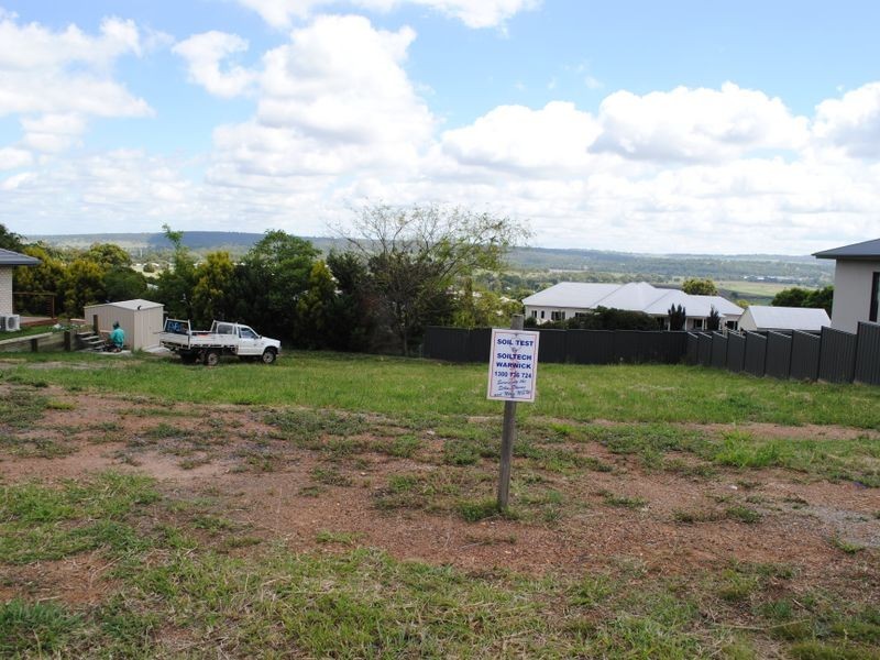 16 Lookout Place, Rosenthal Heights QLD 4370