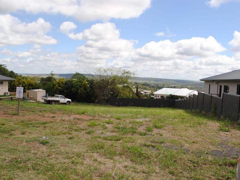 16 Lookout Place, Rosenthal Heights QLD 4370