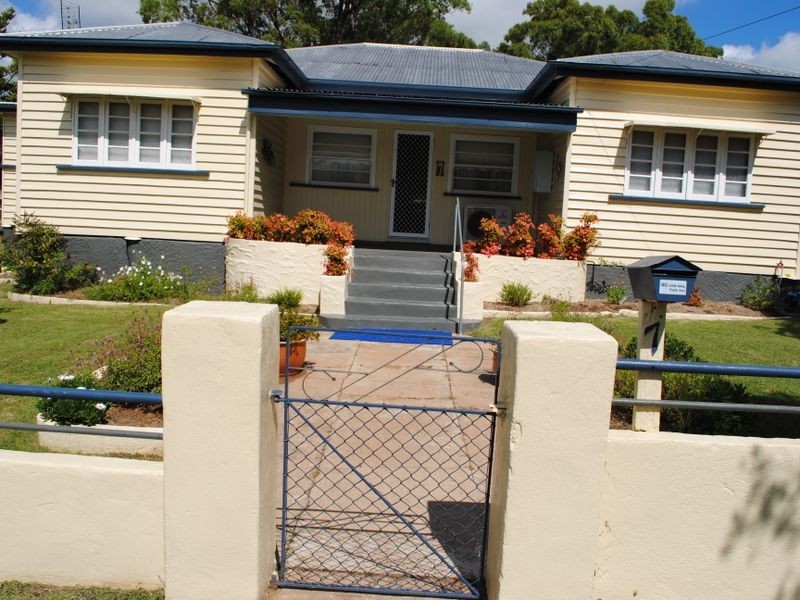 7 Sturt Street, Warwick QLD 4370