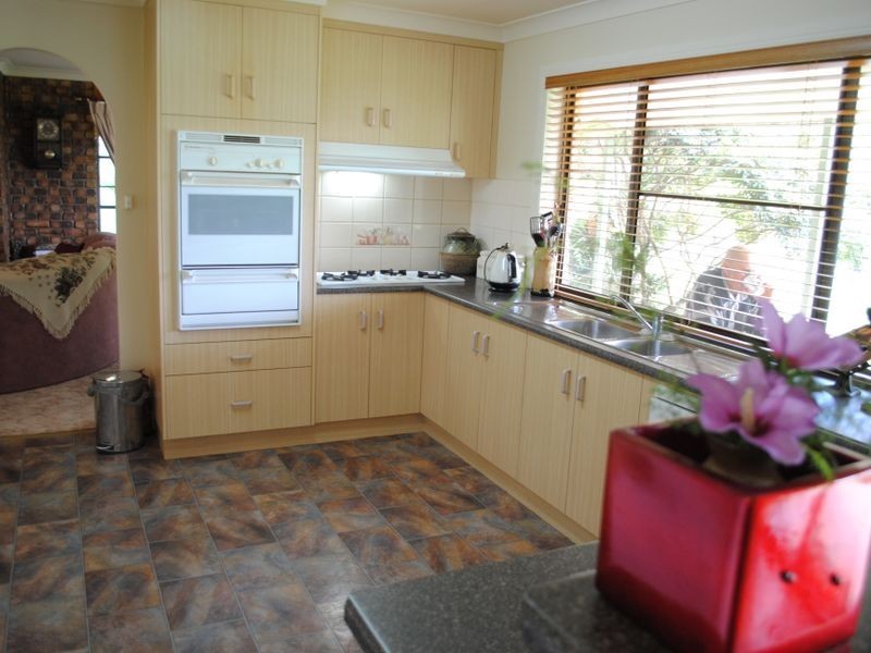 19 Sand Road, Cherry Gully QLD 4370