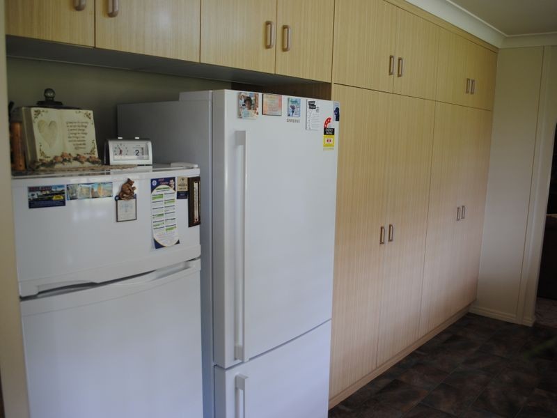 19 Sand Road, Cherry Gully QLD 4370
